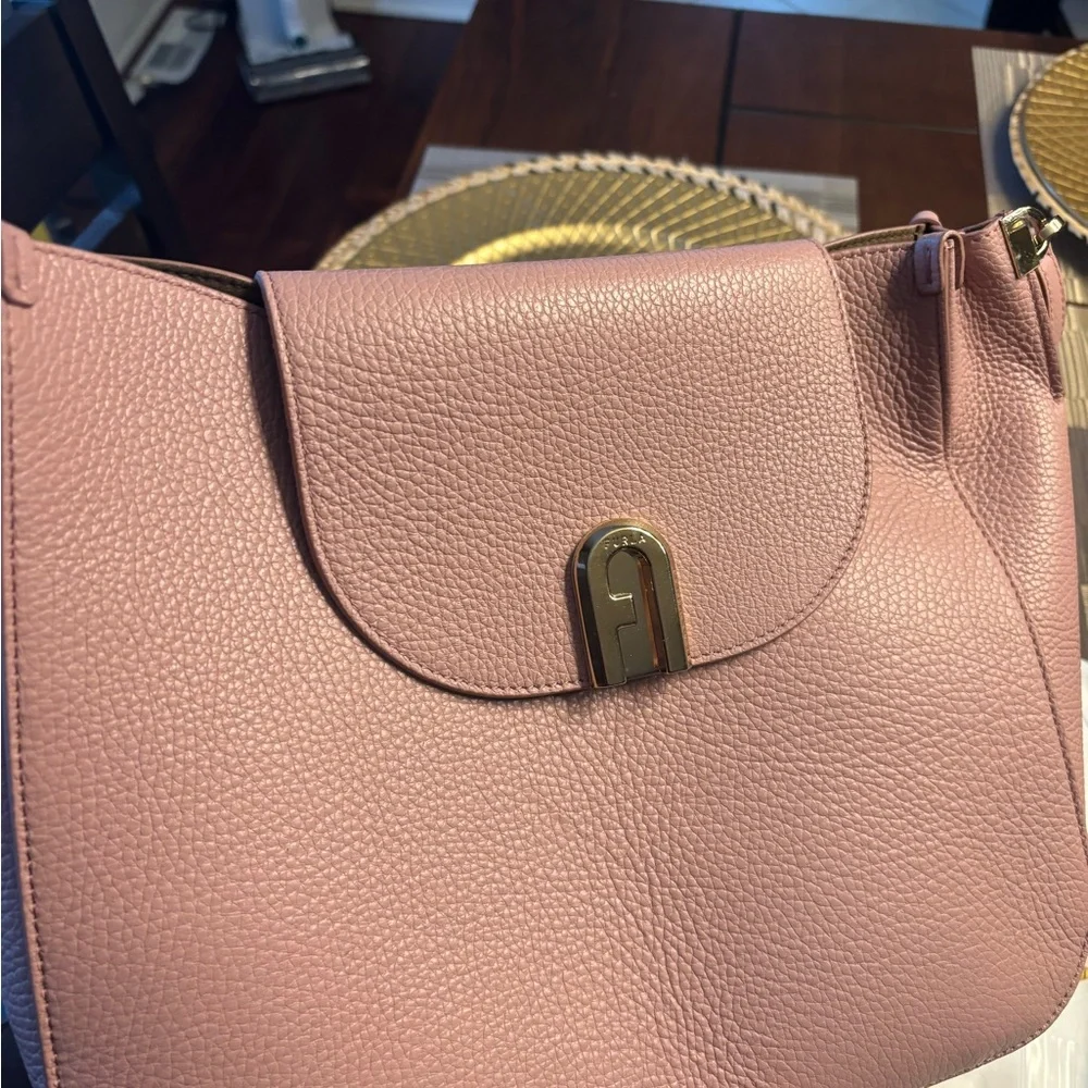 Furla Dusty Pink Leather Shoulder Bag with Gold Hardware - Picture 4 of 4